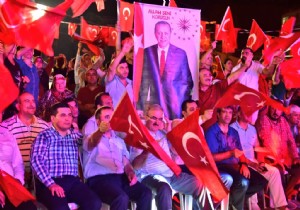 ANTALYA DA DEMOKRAS NBET KALDII YERDEN DEVAM EDYOR