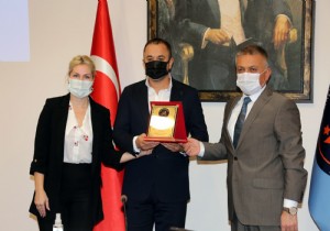 Barış Babüroğlu’ndan Akdeniz Üniversitesi Hastanesine bir milyon TL bağış