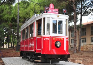 STANBUL UN SMGES NOSTALJ TRAMVAYI DOKUMA DA