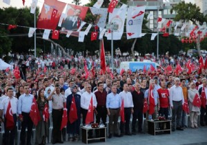 Antalyallar ​15 Temmuz Demokrasi ve Milli Birlik Gnnde Cumhuriyet Meydann da Bulutu
