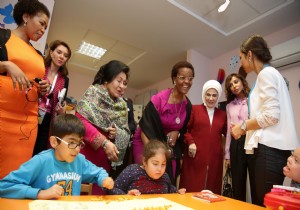 FIRST LADY LER ZEL OCUKLARI ZYARET ETT