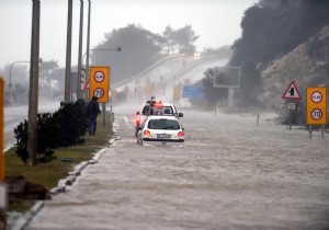 METEOROLOJ DEN ANTALYA N KUVVETL YAI UYARISI