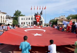 ​MANAVGAT TA TRK BAYRAKLI PROTESTO