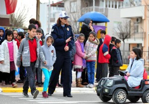 OCUKLAR TRAFK ETMN KEPEZ TRAFK ETM PARKI NDA ALIYOR