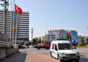 ANTALYA DA BR K TRK BAYRAINI NDRMEYE ALITI